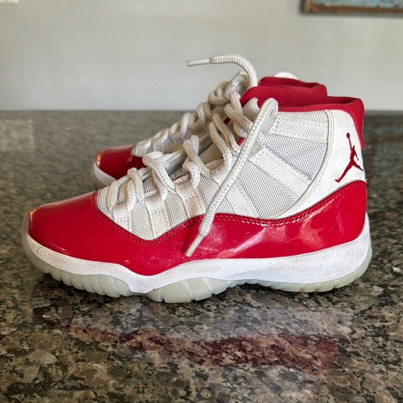 Jordan retro 11 Cherry Red and White Sneakers Y4.5 or W6.5 - Picture 6 of 15